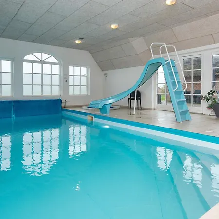 4 Star In Ulfborg