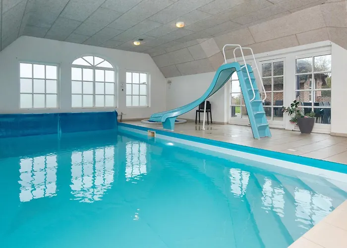 4 Star In Ulfborg